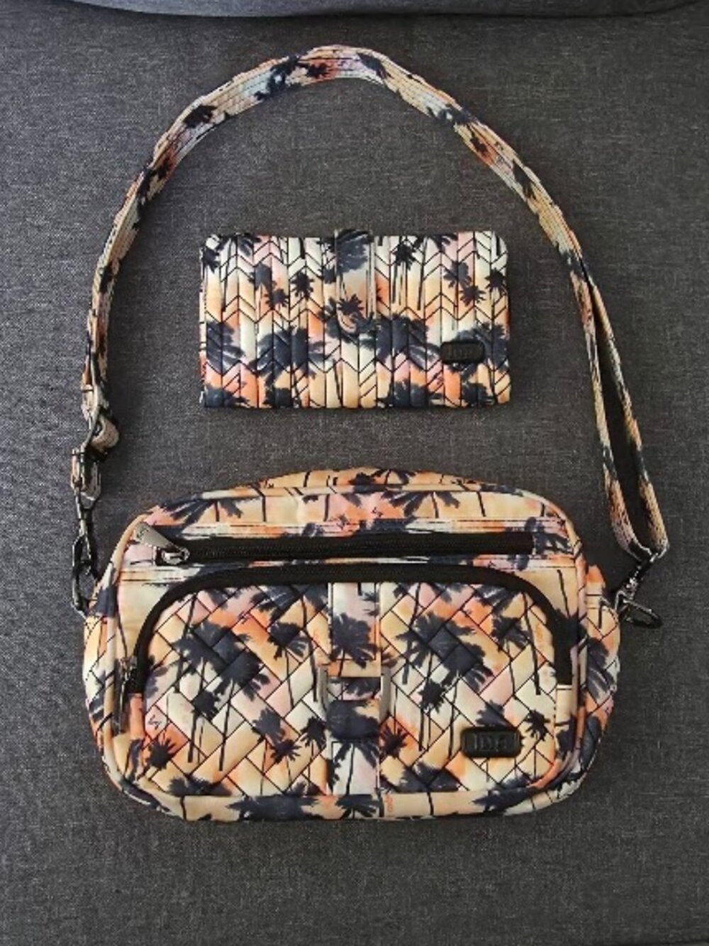 Lug 2 piece Palm Sunset EUC